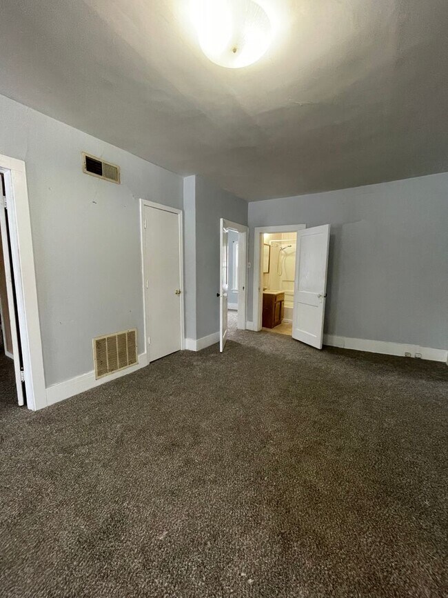 1028 Chestnut St, Emporia, KS 66801 House Rental in Emporia, KS