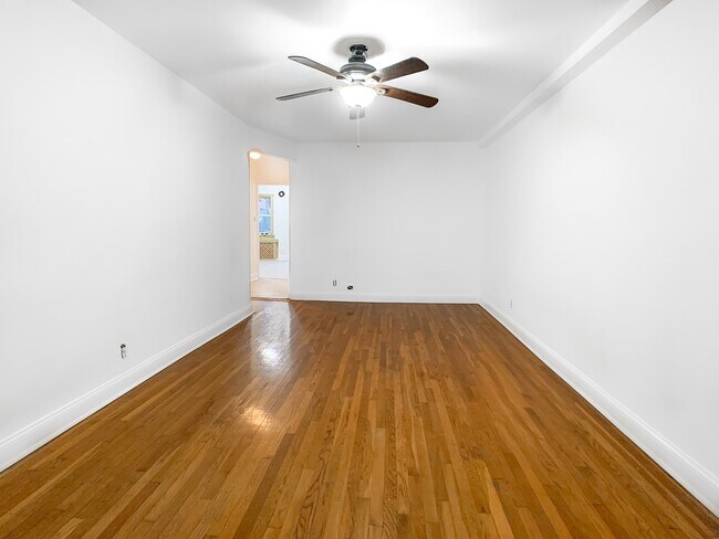 Building Photo - RENOVATED 1BR w/ PRIVATE BACKYARD