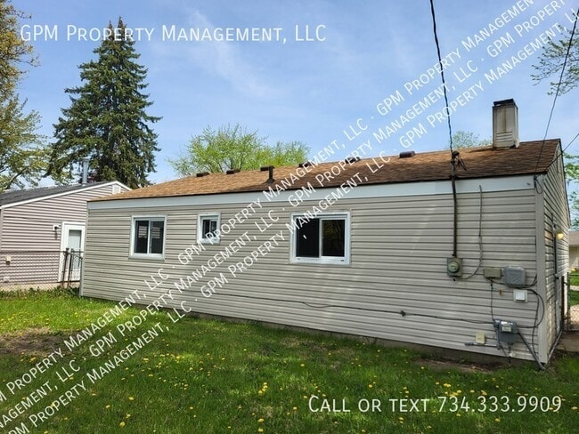 Building Photo - 2036 Alberta St