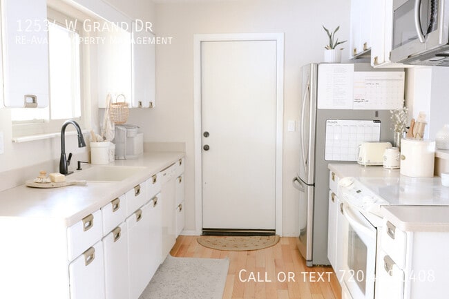 Foto del edificio - 12534 W Grand Dr