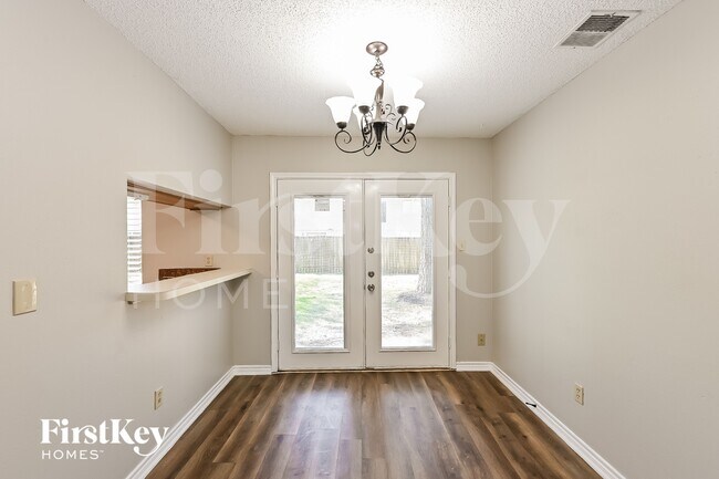 Foto del edificio - 70 Timberspire Ln