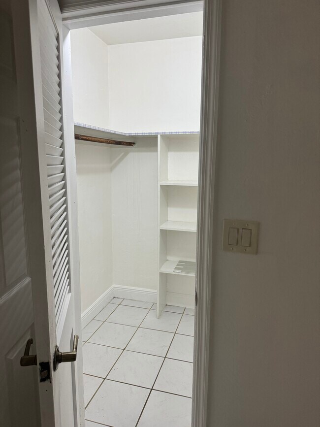 Foto del edificio - 1014 Salzedo St