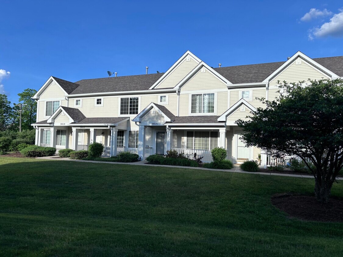 Foto principal - 39715 Warren Ln