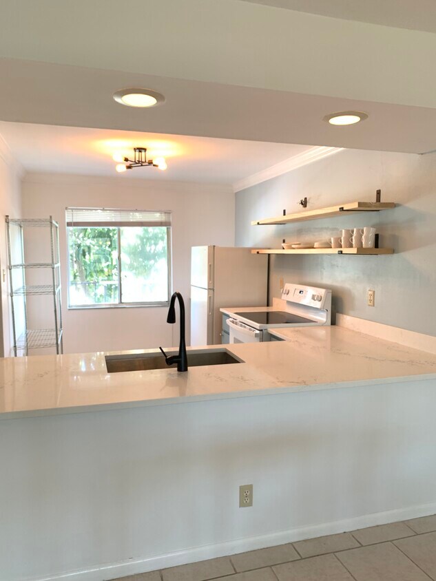 Foto principal - 118 Palm Dr