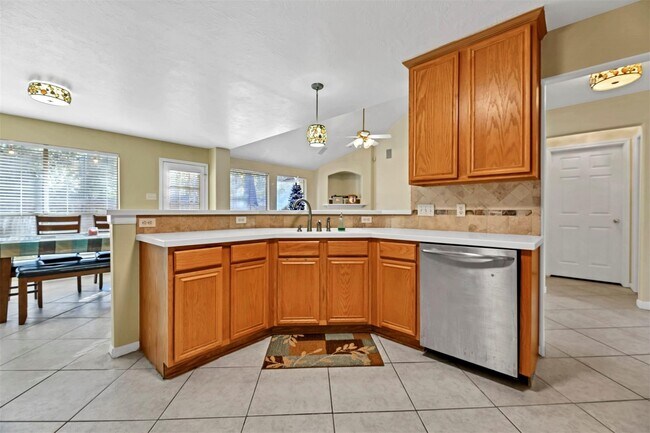 Foto del edificio - 1802 Whispering Forest Dr