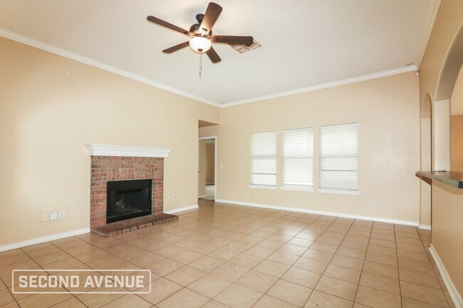 Foto del edificio - 5945 Sutherland Dr
