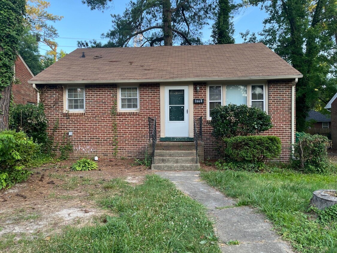 Primary Photo - 1006 Hampton Rd