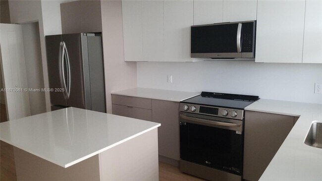 Foto del edificio - 4124 E 8th Ct