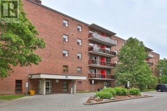 Building Photo - 900 Glen St