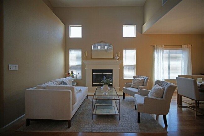 Building Photo - Beautiful Highland Reserve home 4 bedroom,...