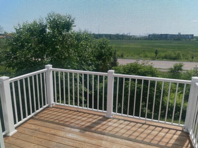 Foto del edificio - 9624 Merrimac Ln N