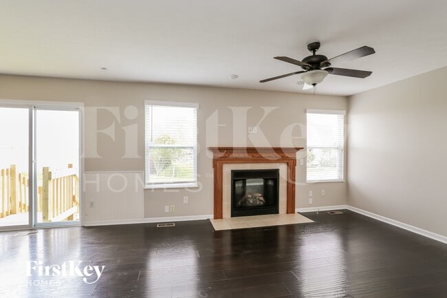 Building Photo - 194 Silver Maple Dr