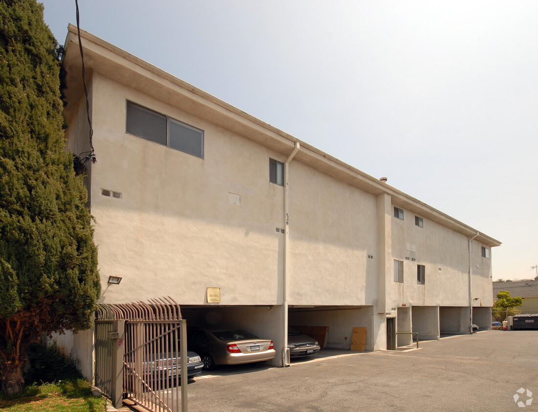 Foto del edificio - 2624 Marathon St