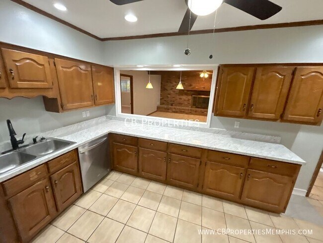 Foto del edificio - 5366 Brantford Ave