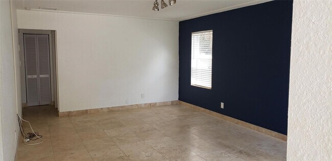 Foto del edificio - 413 SW 16th St