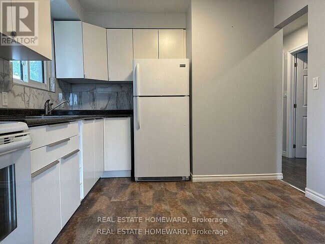 Building Photo - 511 Harris Ct
