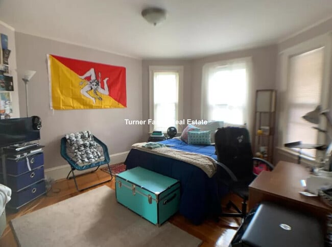 Building Photo - 24 Greenleaf Ave