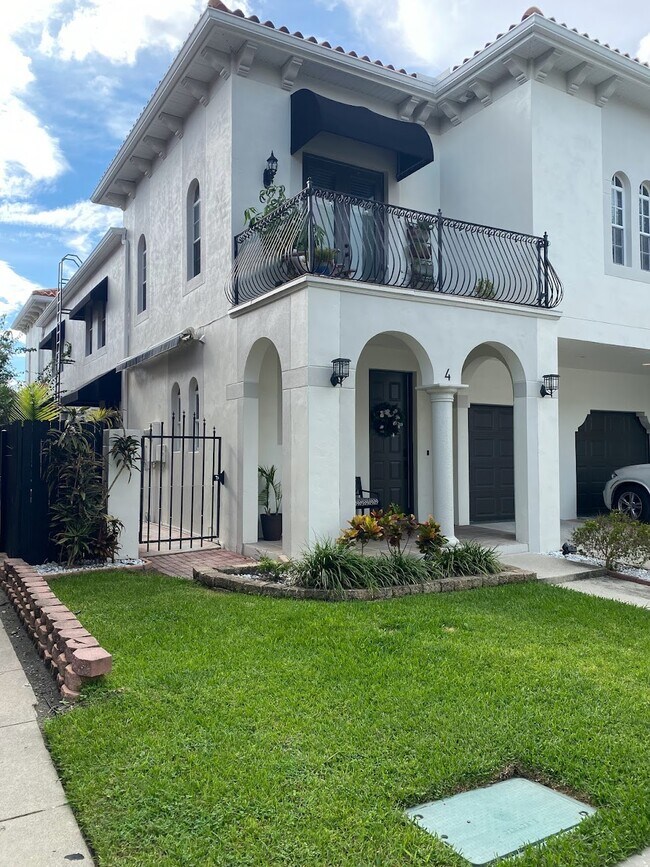 Building Photo - 507 S Westland Ave
