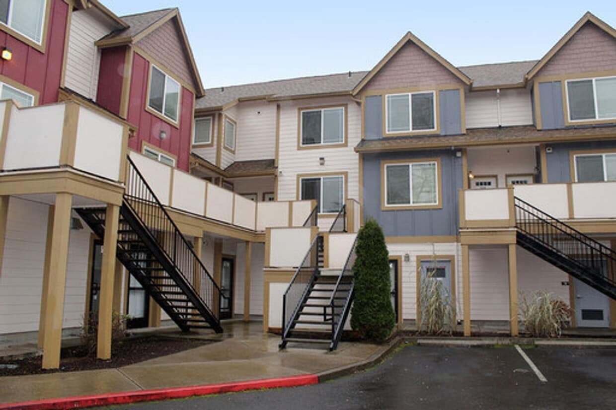 Primary Photo - 123 NE 172nd Ave