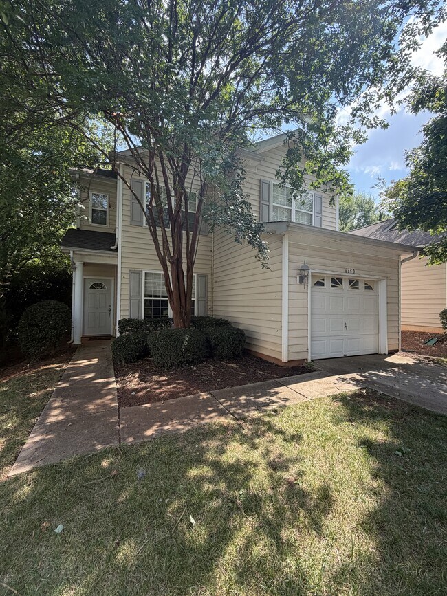 Building Photo - 6350 Morningview Ct