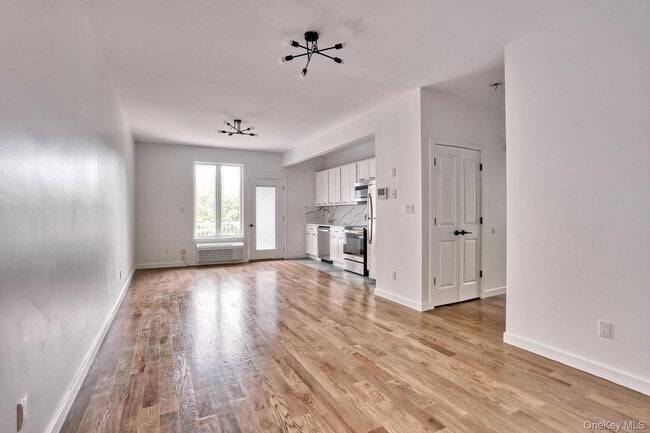 Building Photo - 962 US-9W