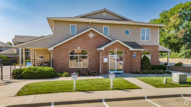 Clubhouse/Fitness Center - Pebblebrook Apartments