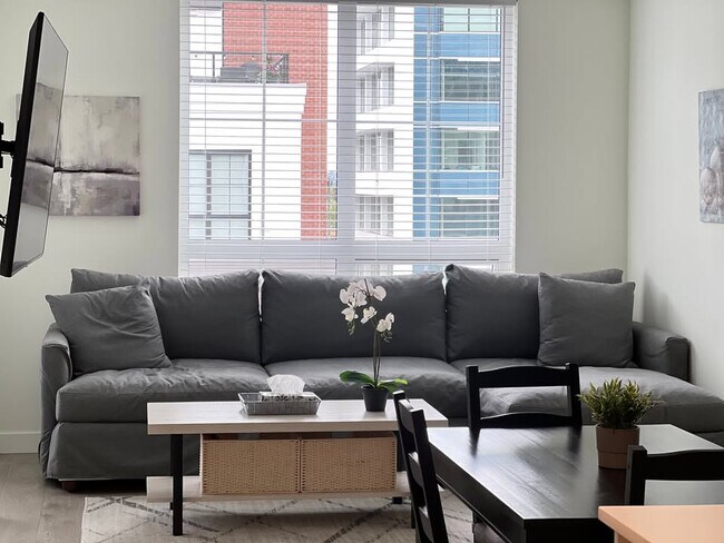 Building Photo - 8380-200A 200A St