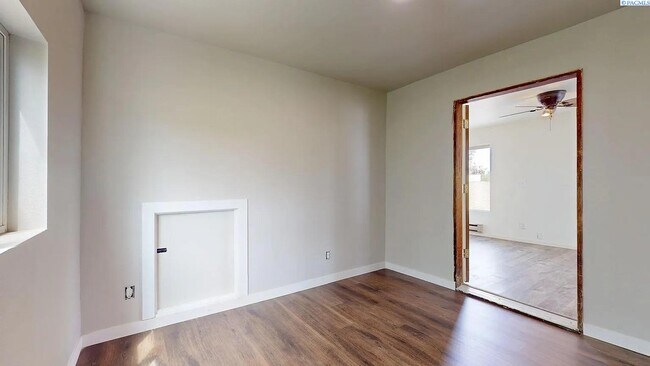 Foto del edificio - 3 bedroom, 3 bath home in Kennewick