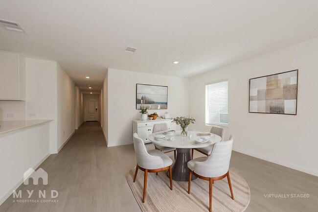 Building Photo - 2724 River Knl Ln