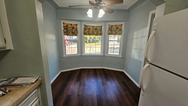 Comida - 2259 Cambridge Rd