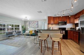 Building Photo - Northeast 4th Court, Hallandale Beach, FL 33009 - 3 BR 2 BA single-family home