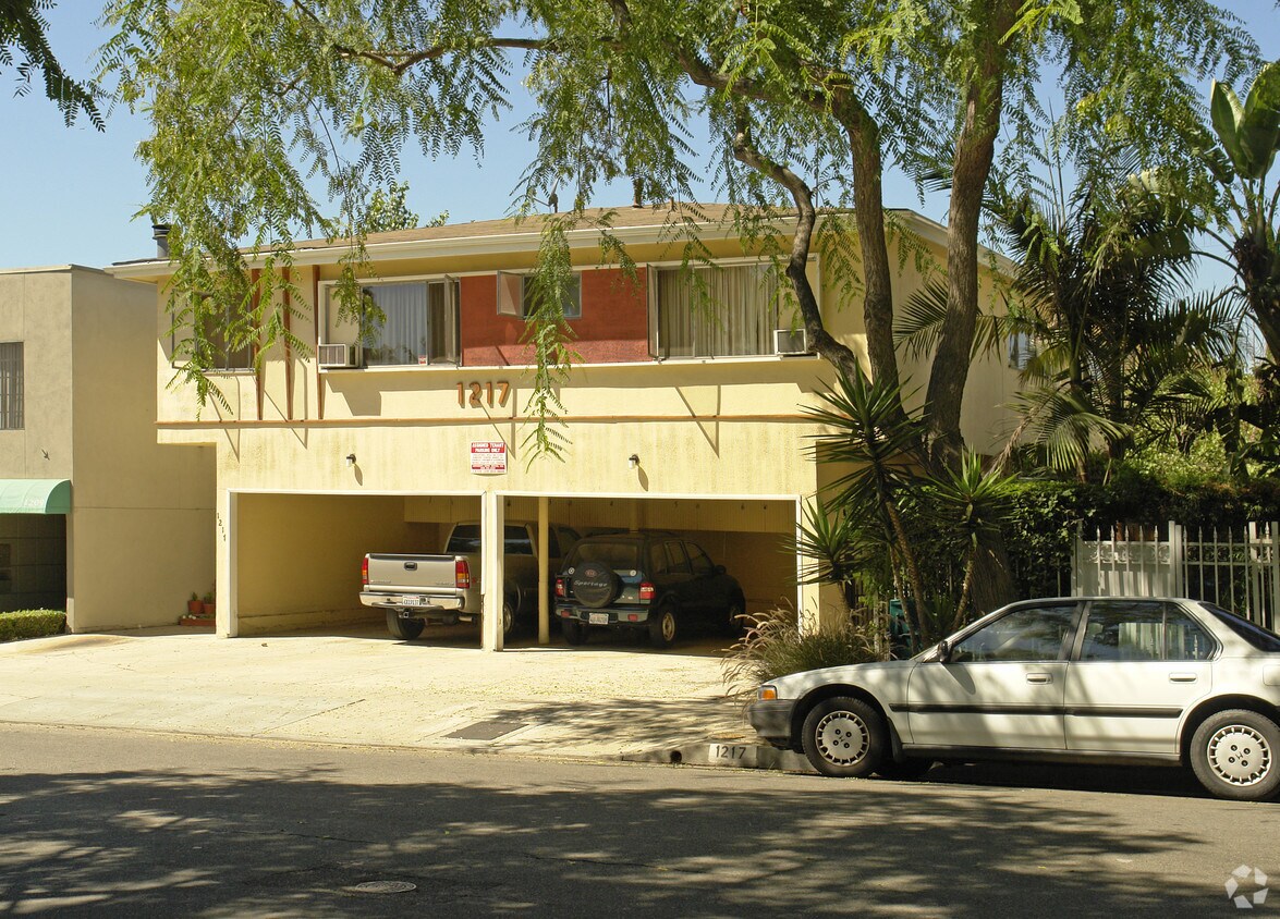 1217 N Formosa Ave, West Hollywood, CA 90046 Apartments in West