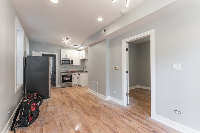 Foto del edificio - 1622 W Beach Ave