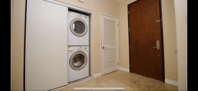Washer/Dryer - 4568 W 1st St