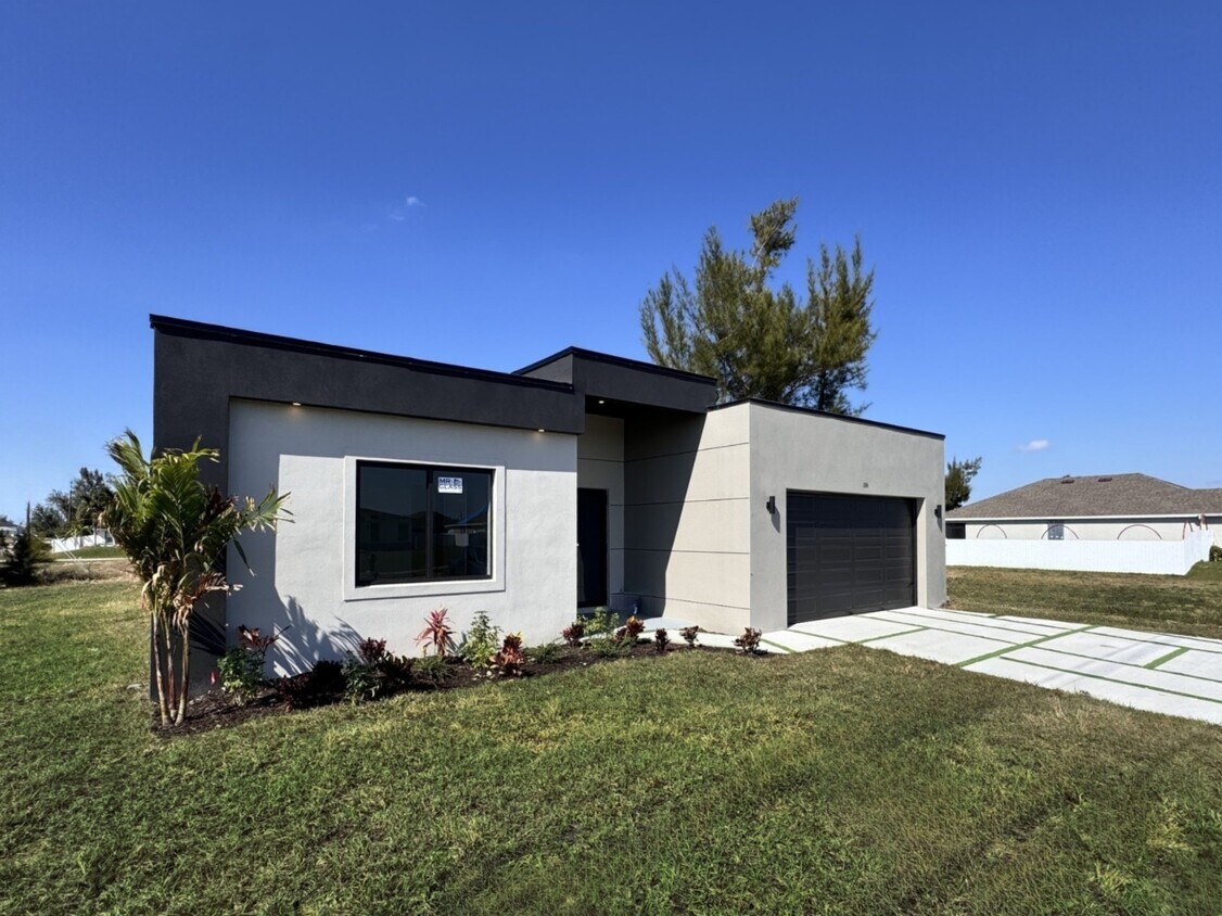 Photo - 3101 NW 42nd Pl (Cape Coral, FL)