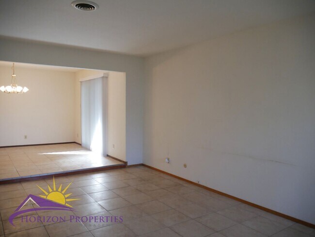 Building Photo - 2741-2743 El Caprice Dr