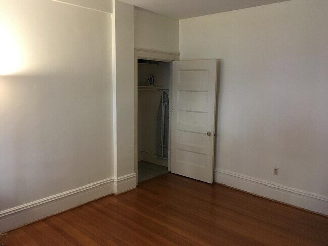 Foto del edificio - 2311 Connecticut Ave NW