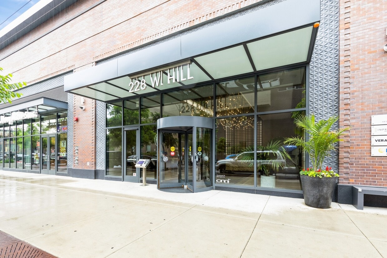 Foto principal - 228 W Hill St