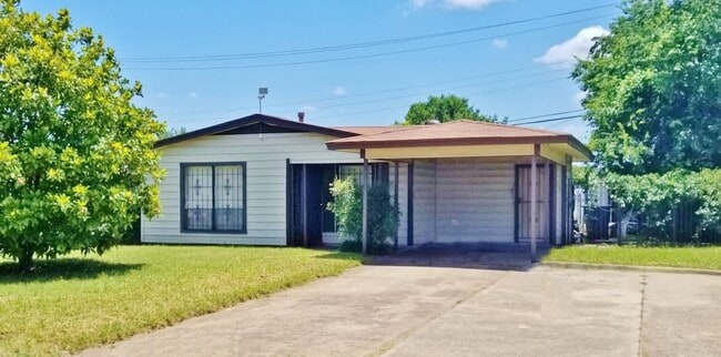 Photo - 8224 Campanella Dr House