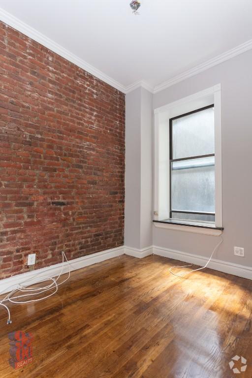Building Photo - 250 Mott St