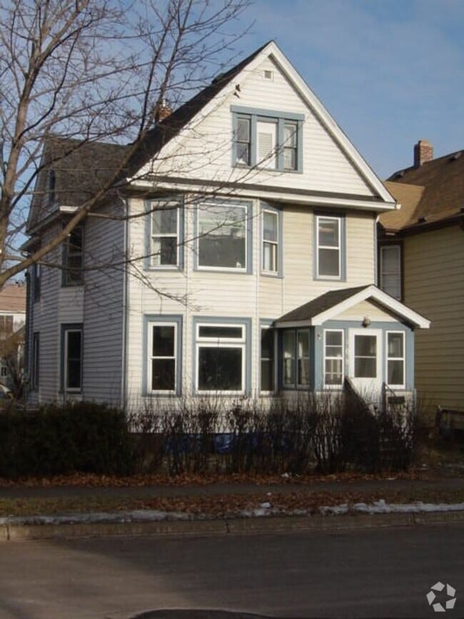 Building Photo - 108 N 28th Ave W