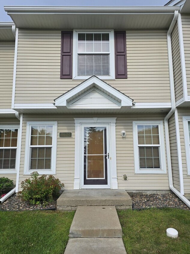 Foto principal - 2 Level Townhouse