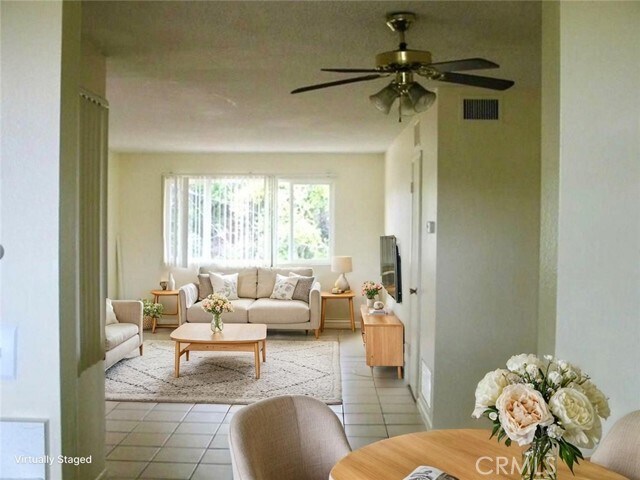 Foto del edificio - 22855 Vanowen St