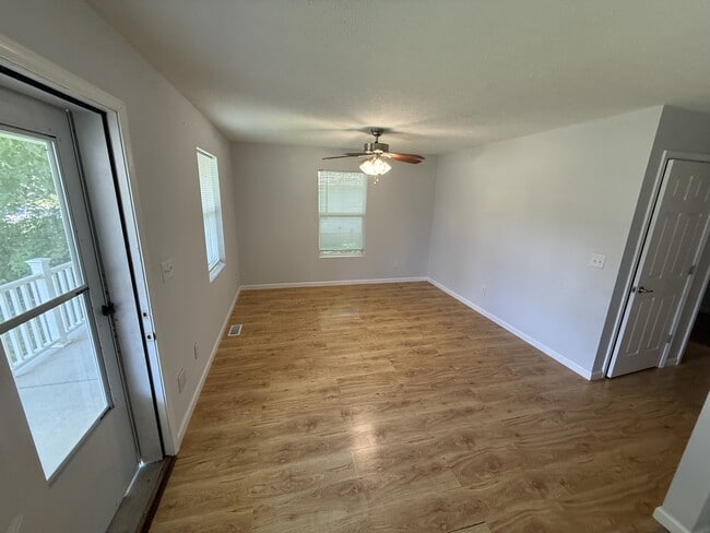 Building Photo - 217 Haycraft St