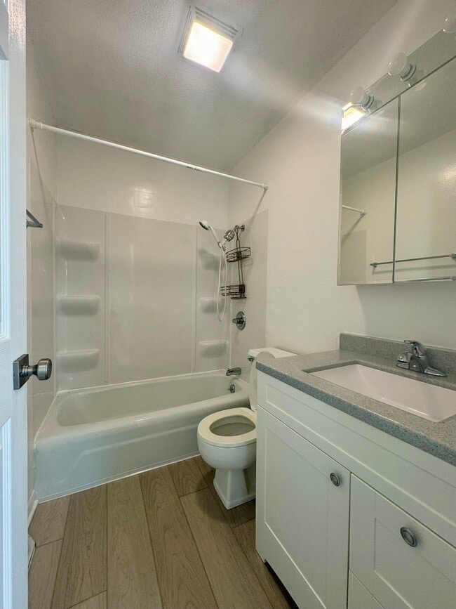 Building Photo - 407 West Adams Avenue