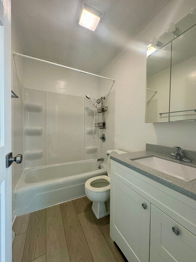 Foto del edificio - 407 West Adams Avenue