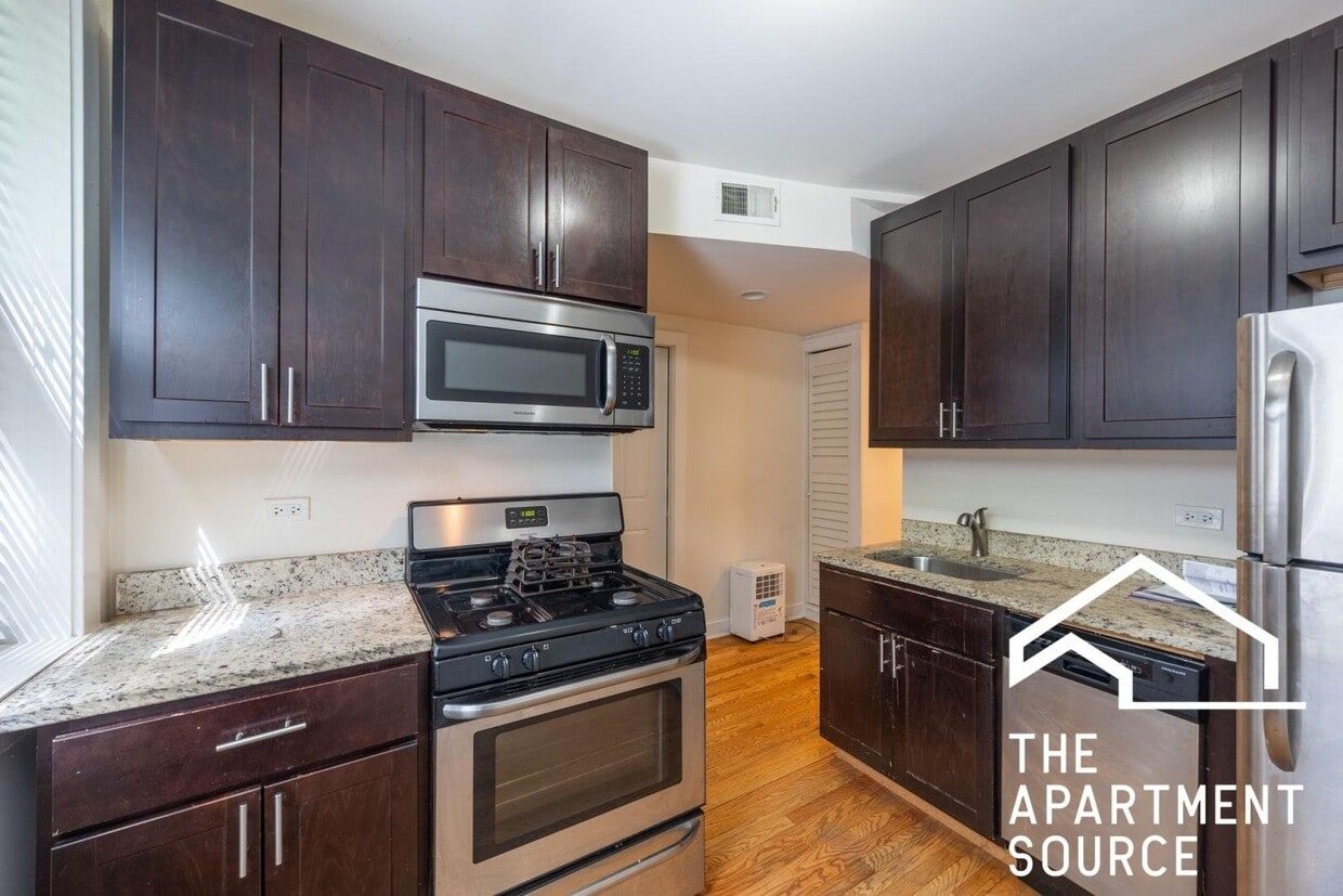 Photo - 4036.5 N Ashland Ave (Chicago, IL)
