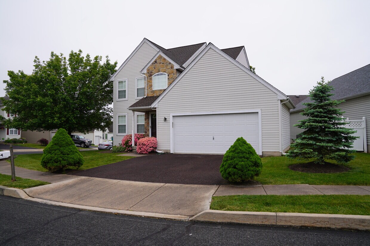 4 Gleneagles Rd, Royersford, PA 19468 House Rental in Royersford, PA