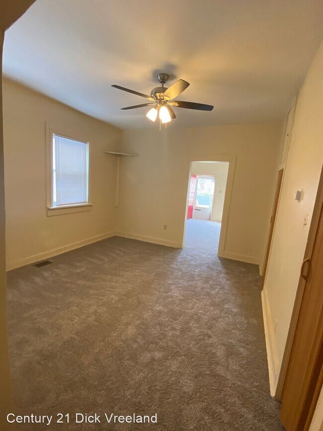 Building Photo - 2 br, 1 bath House - 315 S Spring Street