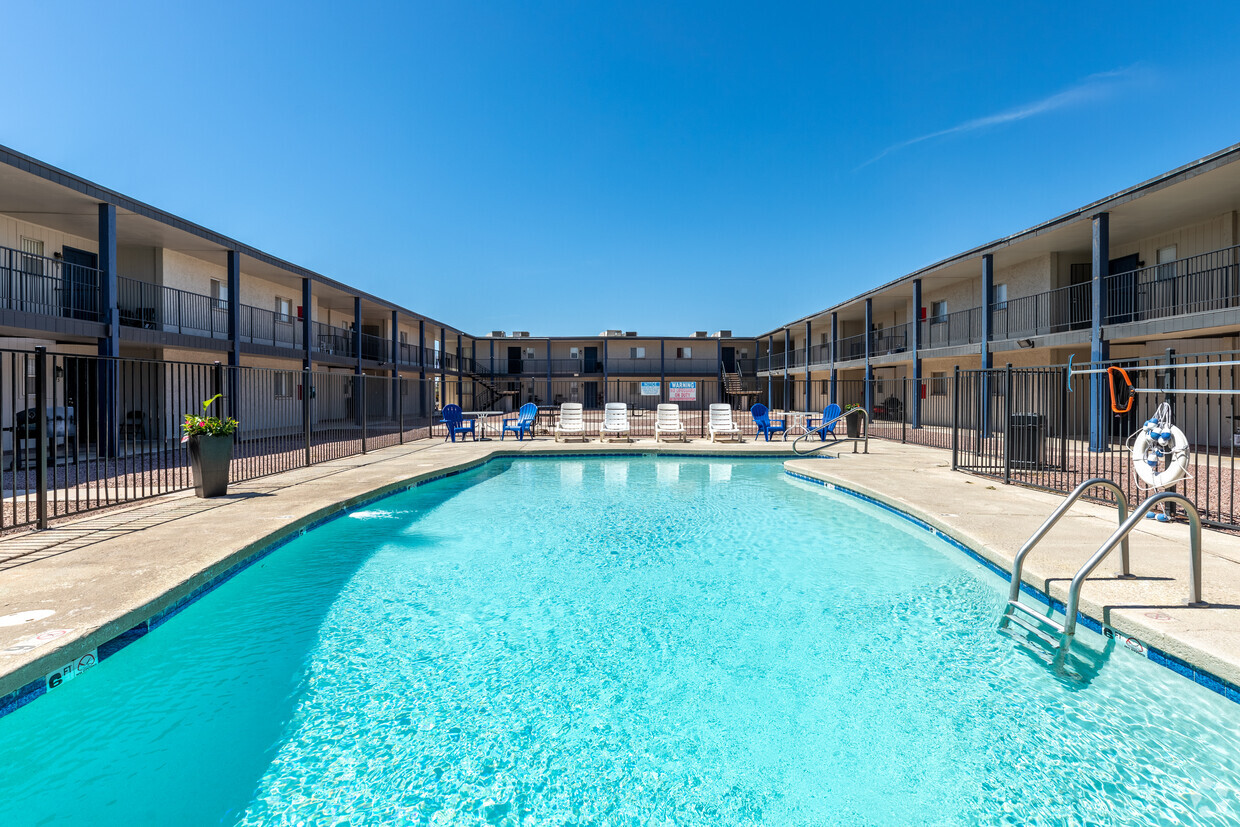 Piscina en el frente - Aspen Court